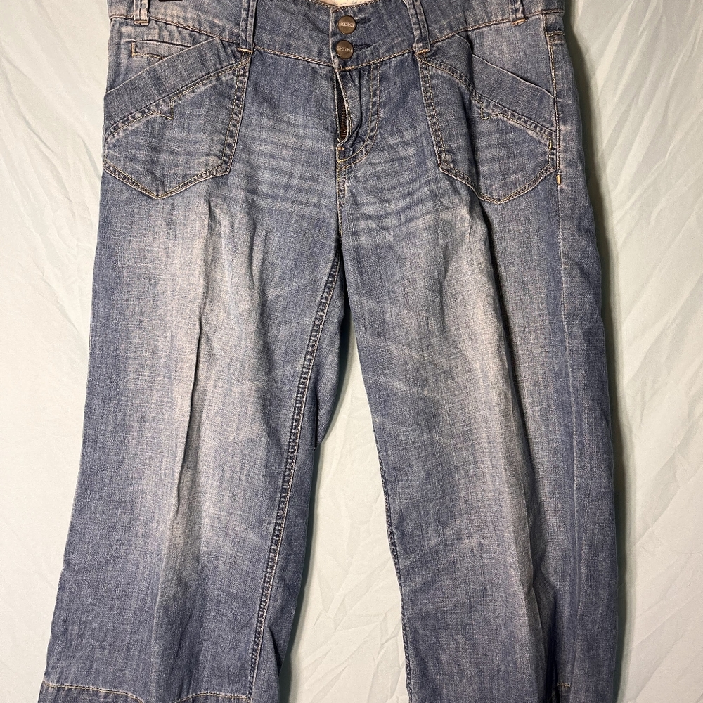Cropped wide legged jeans